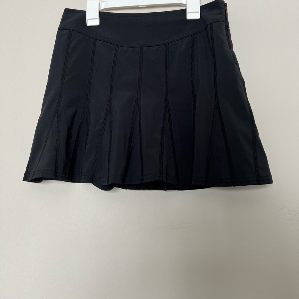 Athlete black skirt